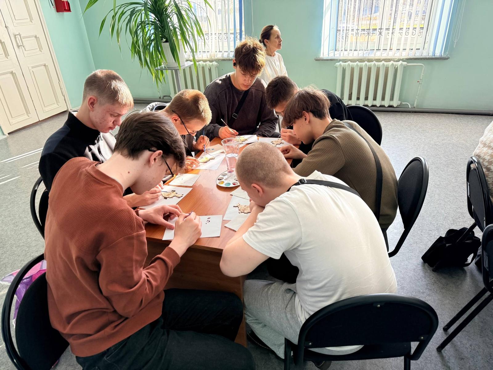 Роспись символа Родины: студенты колледжа погрузились в историю через творчество